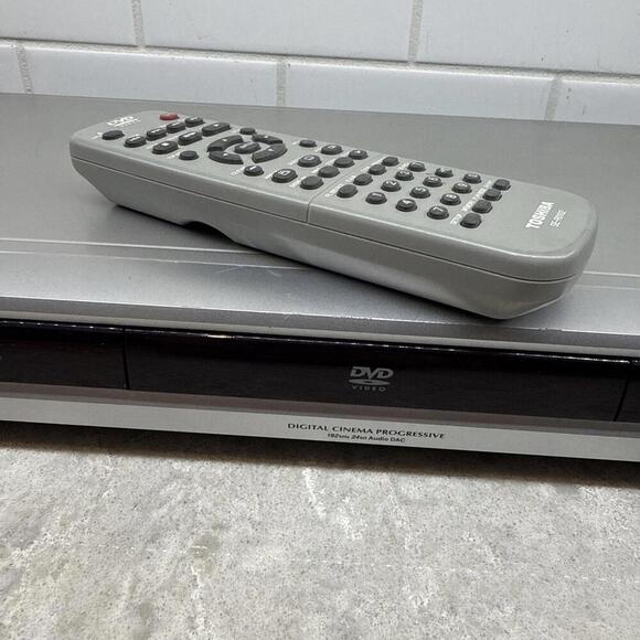 Toshiba DVD  ideo Player SD-430V Works, with Remote - Picture 9 of 15